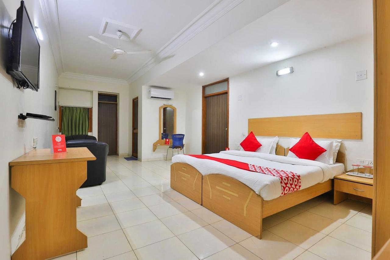Infocity Club And Resort Gandhinagar Ngoại thất bức ảnh