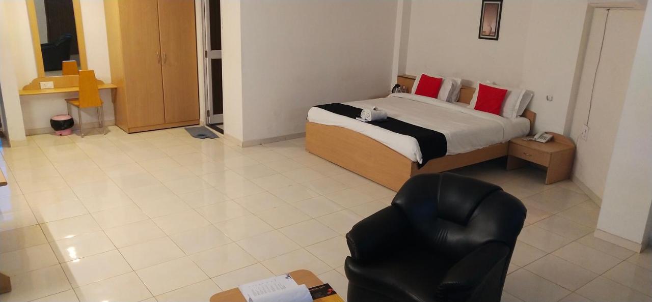 Infocity Club And Resort Gandhinagar Ngoại thất bức ảnh